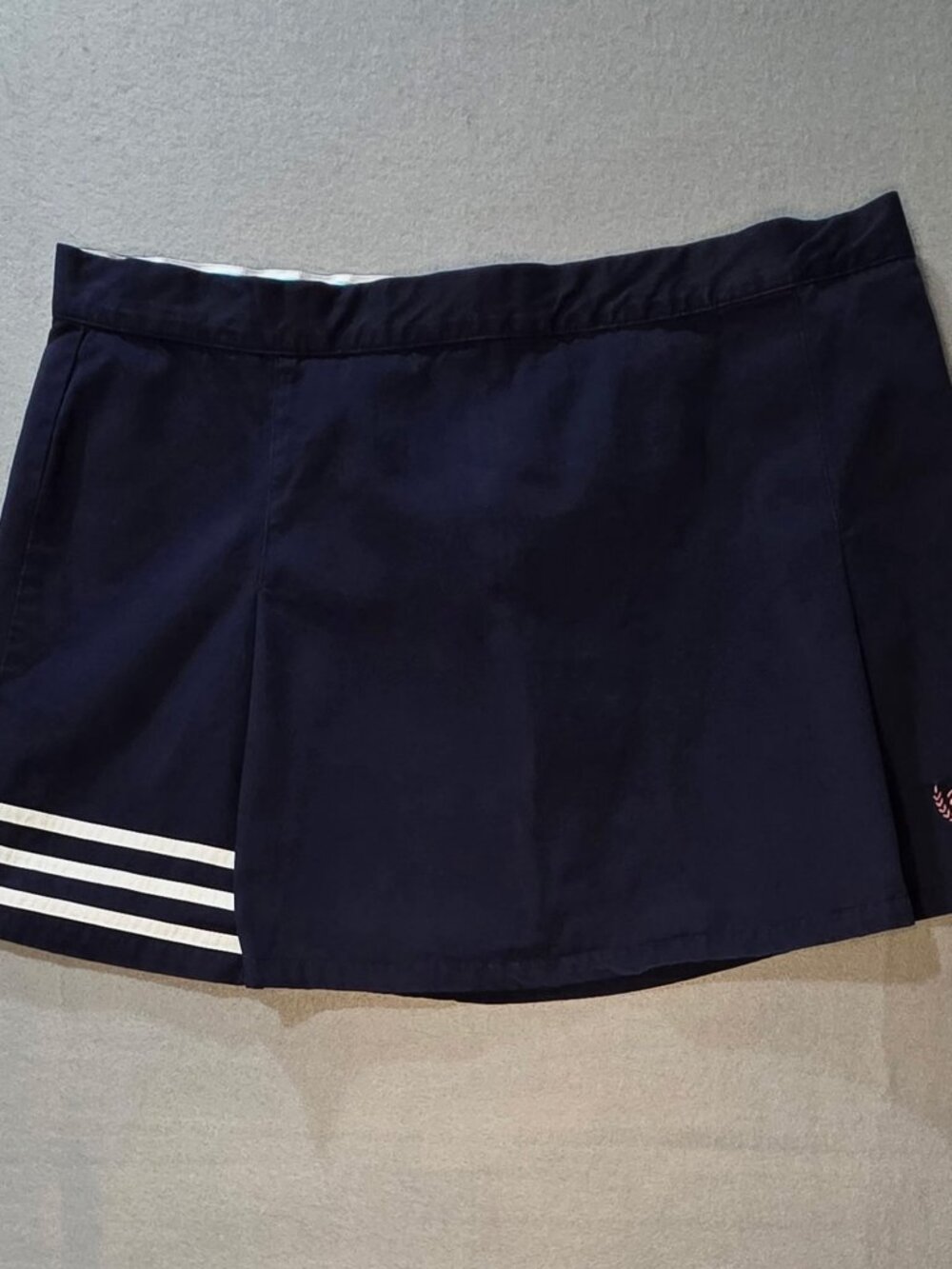 Rocawear Navy Tennis Skirt Size 19 Inch Waist White Stripes Pink Embroidered Log
